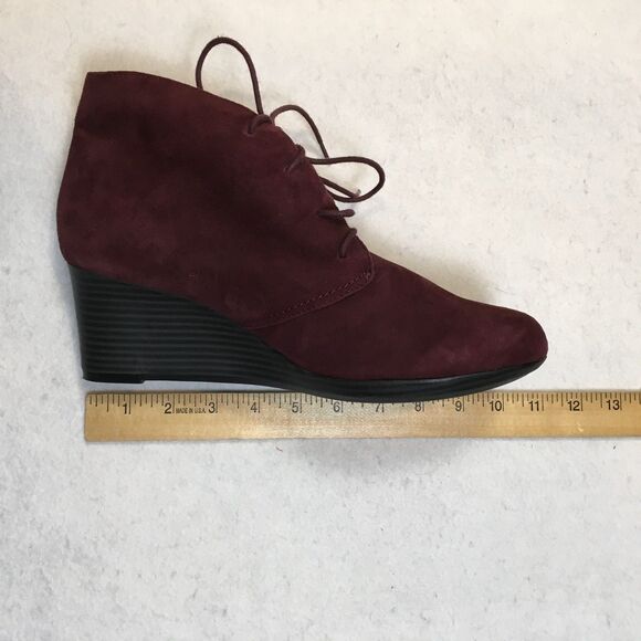 Clarks Womens 10W Wedge Ankle Boots Suede Leather Lace Up Burgundy Purple Witchy - Picture 10 of 11
